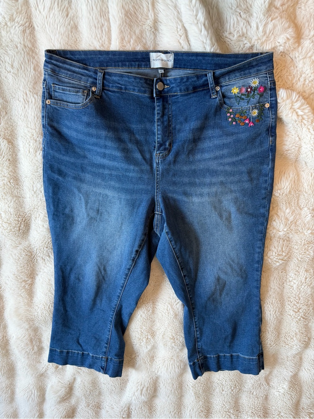 Poppy & Grace Size 18W Embroidered Floral Denim Capri Jeans Stretch